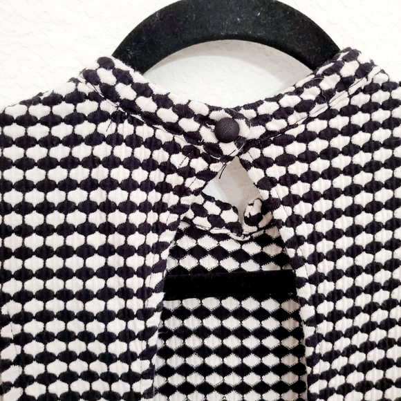 COOPERATIVE Black and white graphic design sleeveless sz. S EUC - Picture 3 of 6